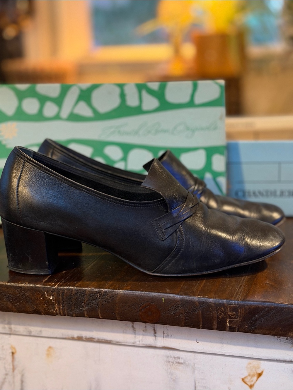 VTG Chandlers Classic Black Leather Low Block Heel Loafers - 10